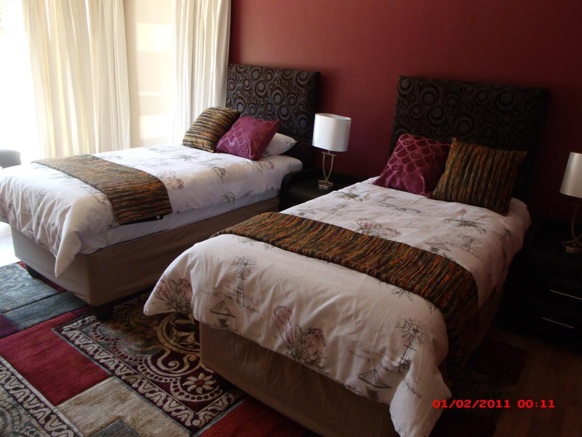 Chalet No. 2 Petunia Johannesburg Ngoại thất bức ảnh