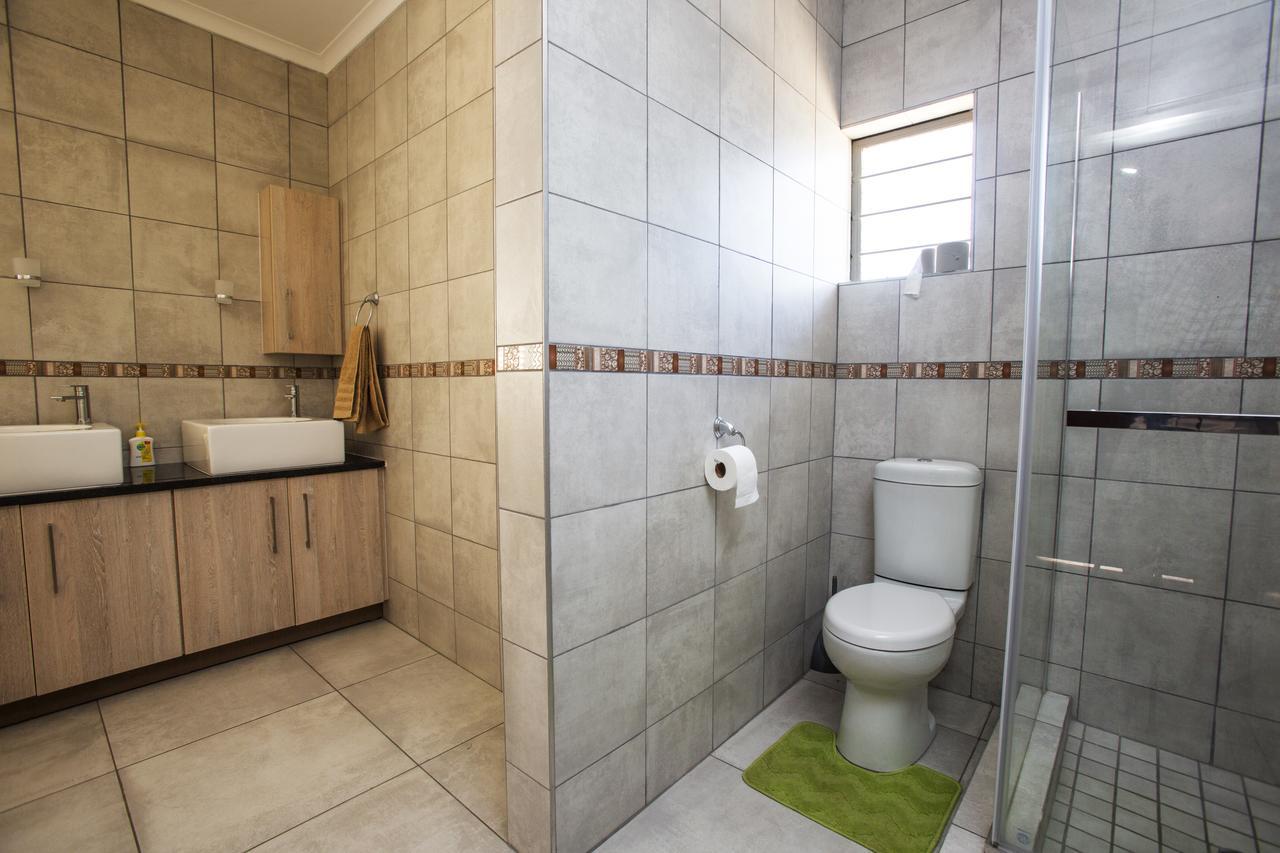 Chalet No. 2 Petunia Johannesburg Ngoại thất bức ảnh